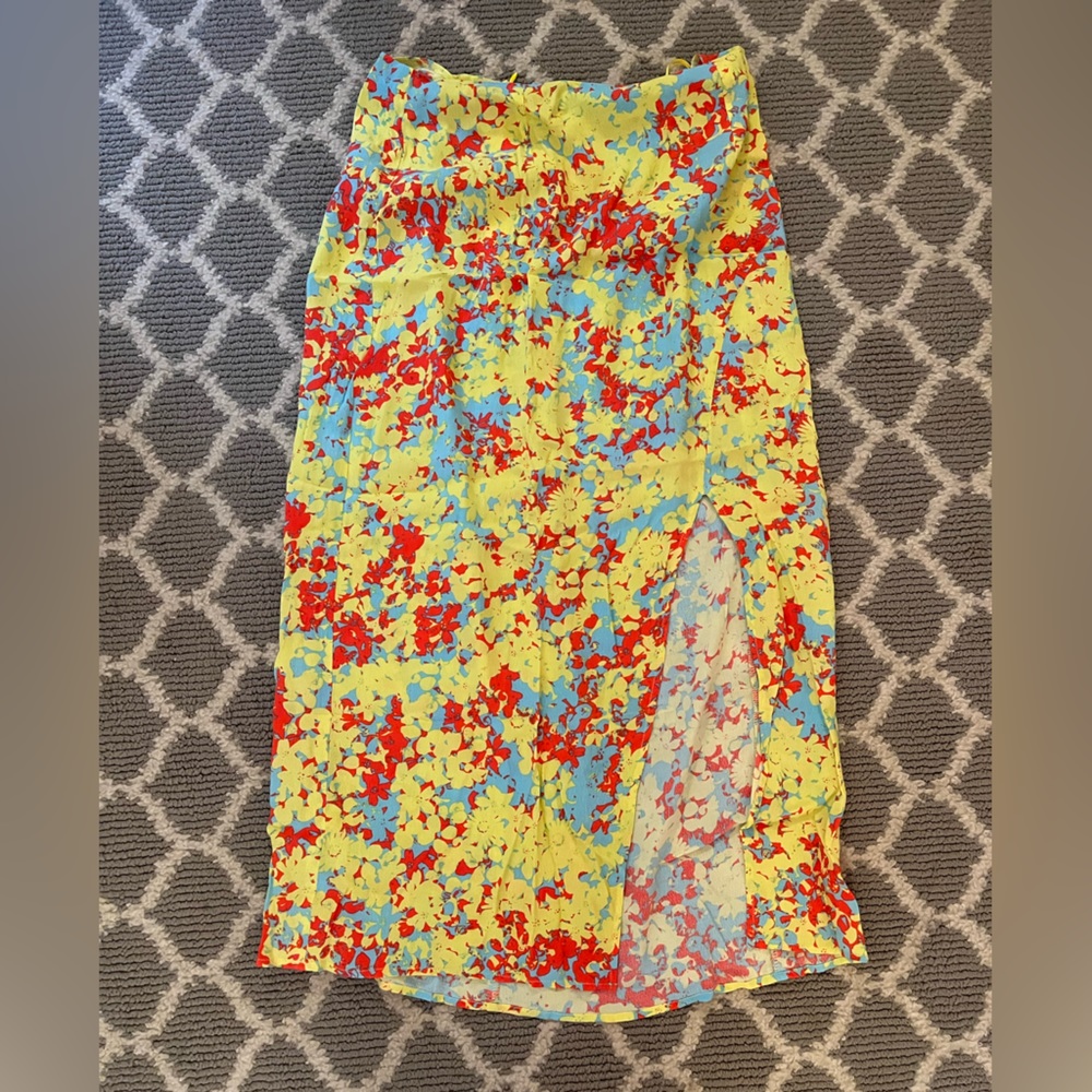 THE FIFTH LABEL MIDI Skirt with Leg Slit
